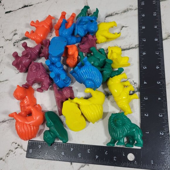 TootsieToy Rubber Animal Figures Safari Zoo Lot of 25 Lions Gorillas Rhinos - Picture 9 of 9